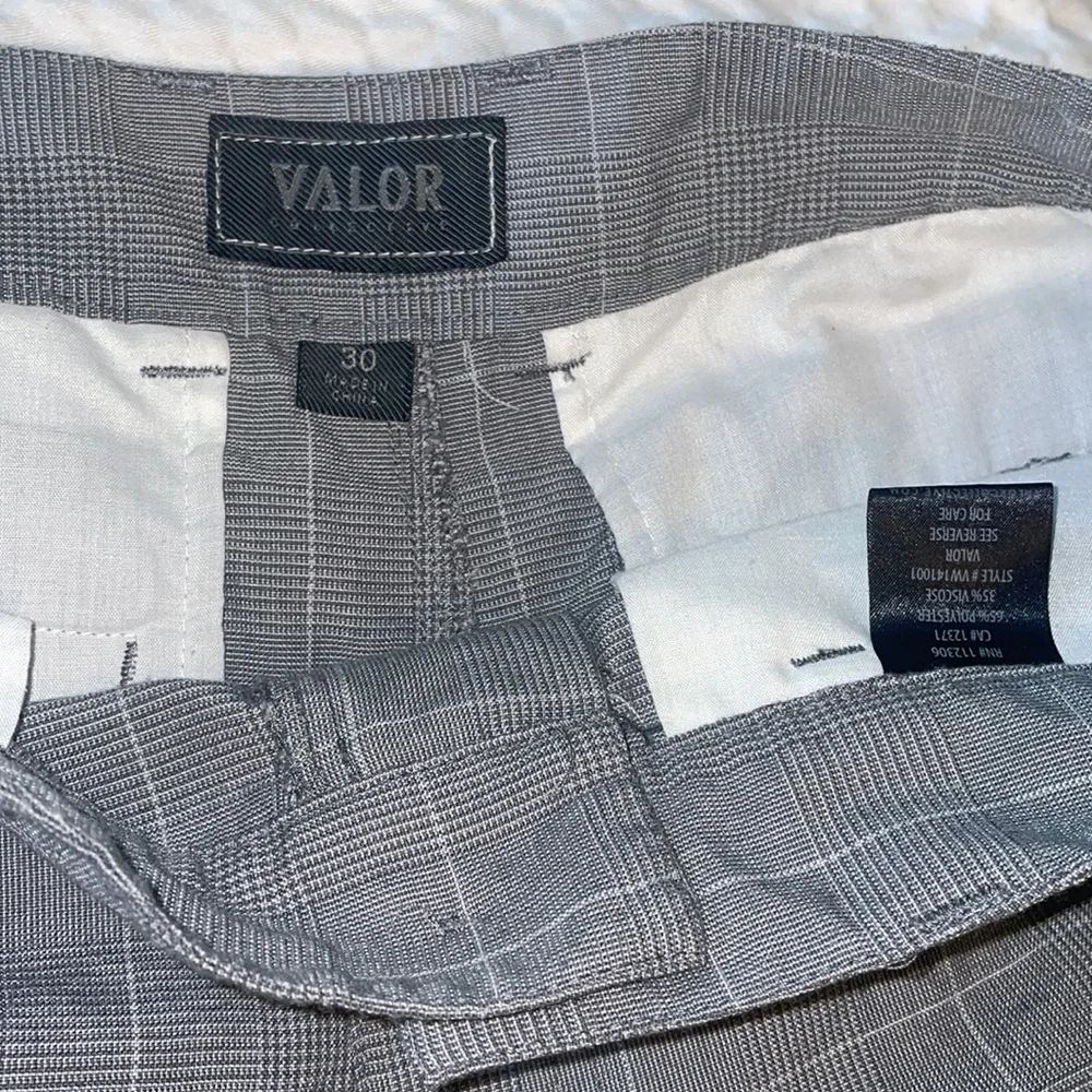 Valor Gray Plaid Casual Dress Shorts Size 30